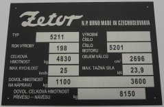 Výrobní štítek Zetor 5211